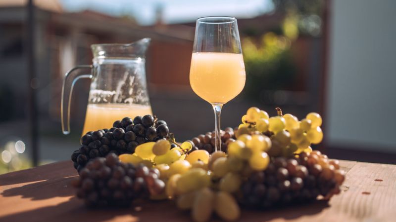 Bílý burčák Müller Thurgau Bílý burčák Müller Thurgau